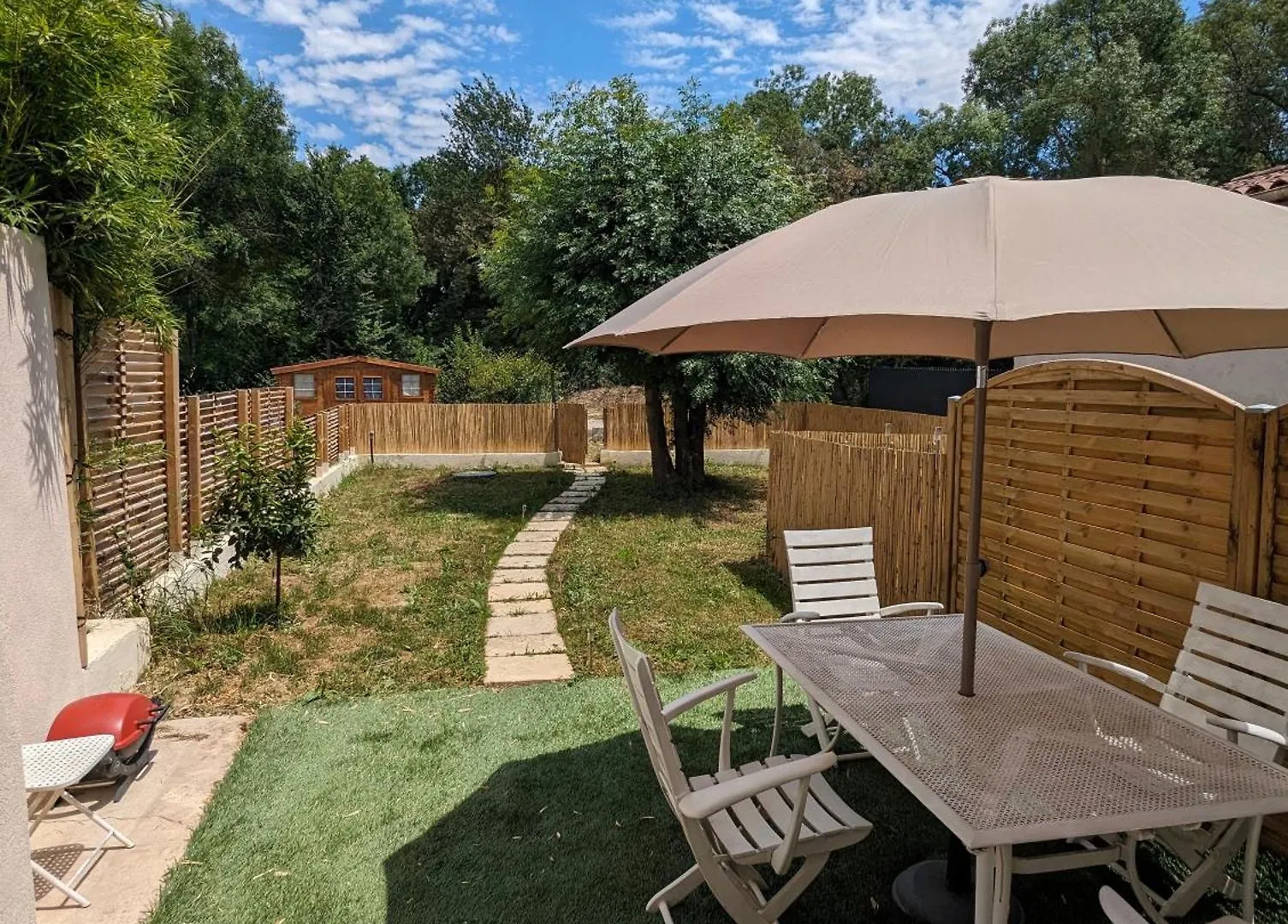 Charmant Appartement Avec Jardin Au Calme Chateauneuf-Grasse 0*,  France